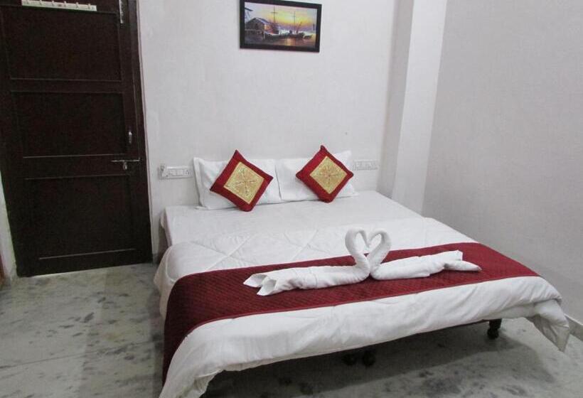 اتاق استاندارد, Ashish Guest House Goverdhan Vilas