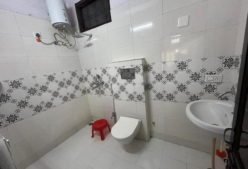 اتاق لوکس خانوادگی, Ashish Guest House Goverdhan Vilas