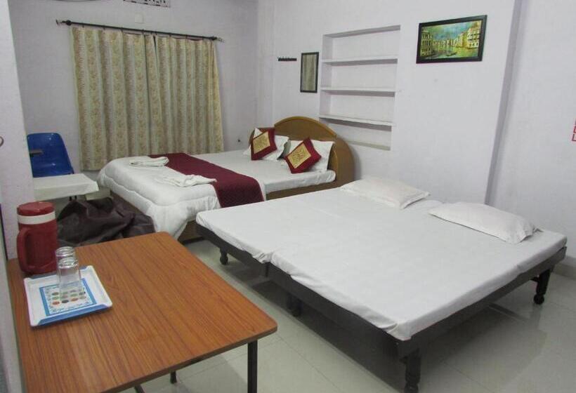 اتاق لوکس خانوادگی, Ashish Guest House Goverdhan Vilas