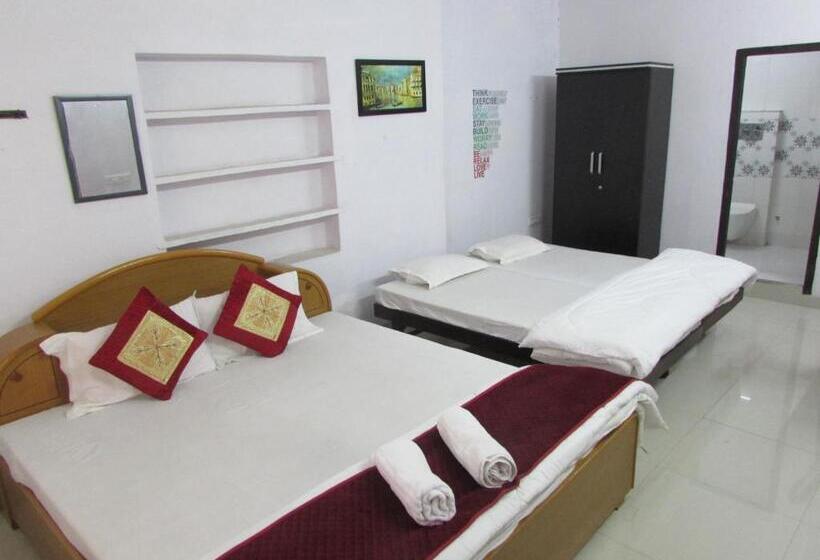 اتاق لوکس خانوادگی, Ashish Guest House Goverdhan Vilas