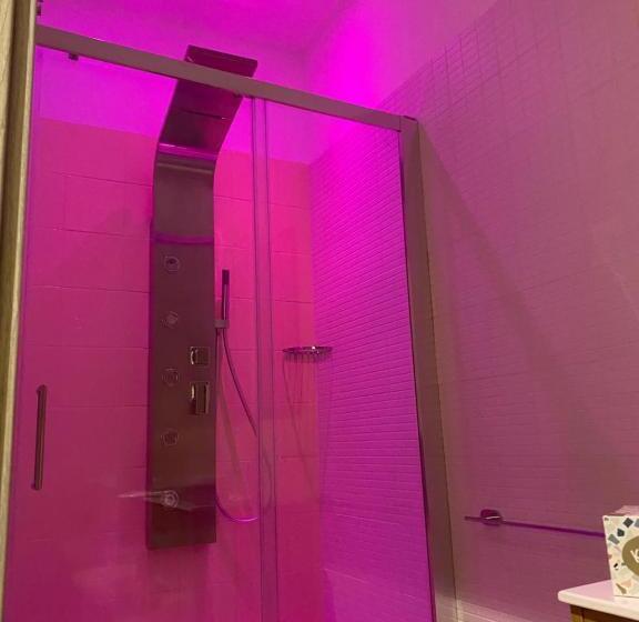 اتاق لوکس با تخت بزرگ, Le Origini Rooms&suite