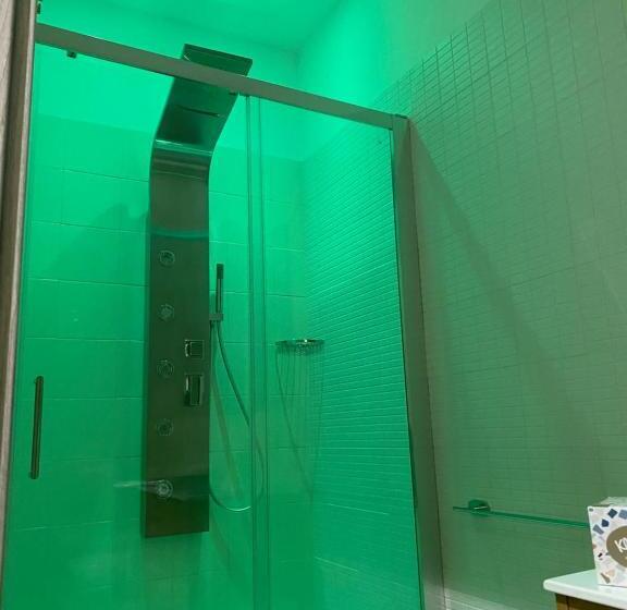 اتاق لوکس با تخت بزرگ, Le Origini Rooms&suite