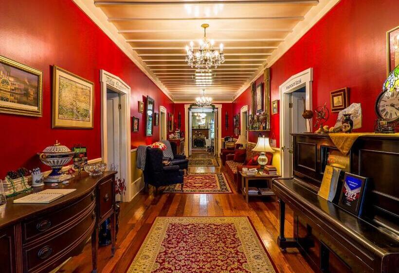 ガーデンビュースタンダードルーム, The Steamboat Inn