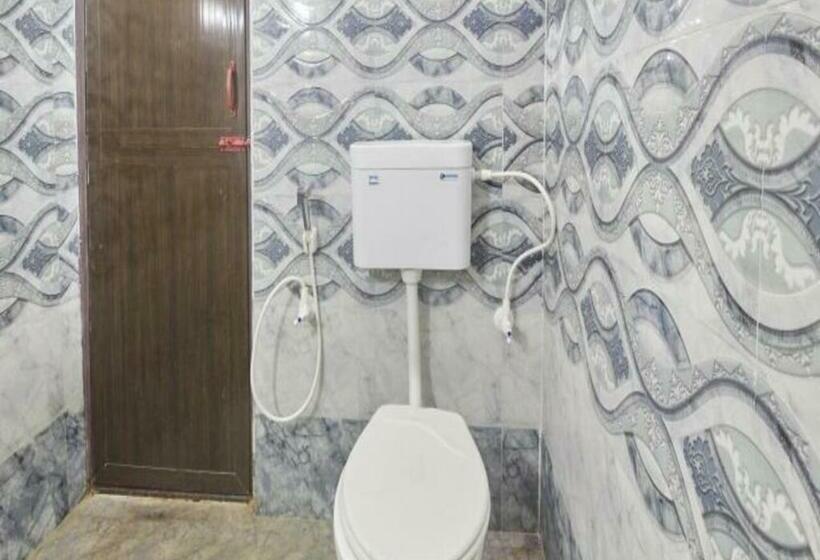 Single Deluxe Room, Staymaker Srk Paradise