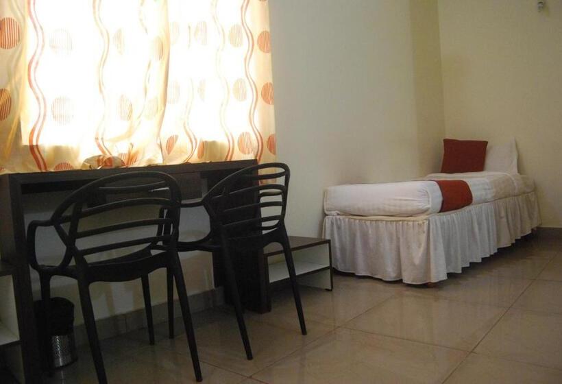 Single Deluxe Room, Staymaker Srk Paradise