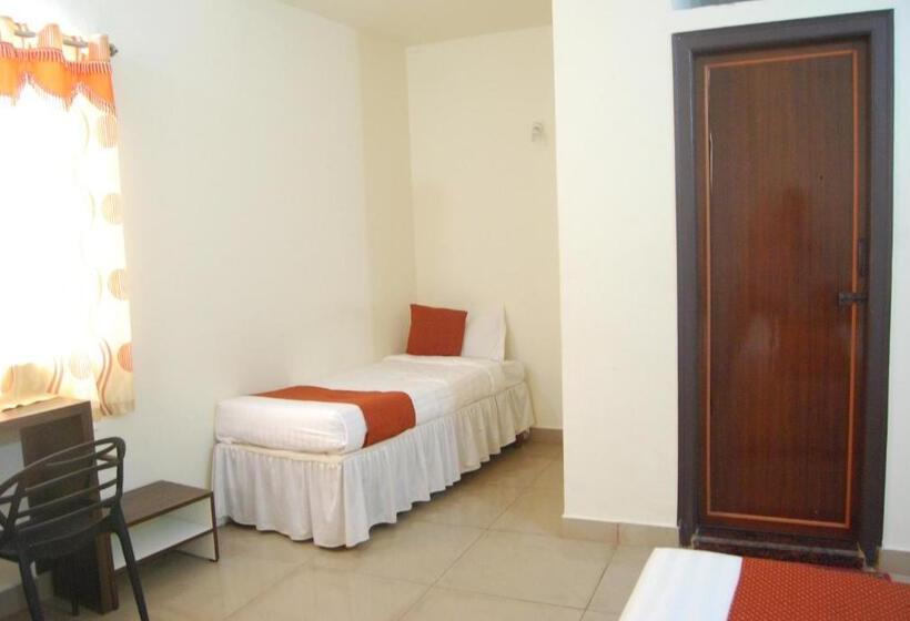 Single Deluxe Room, Staymaker Srk Paradise