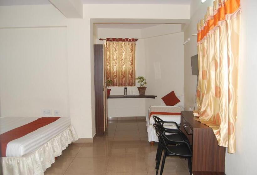 Deluxe Suite, Staymaker Srk Paradise