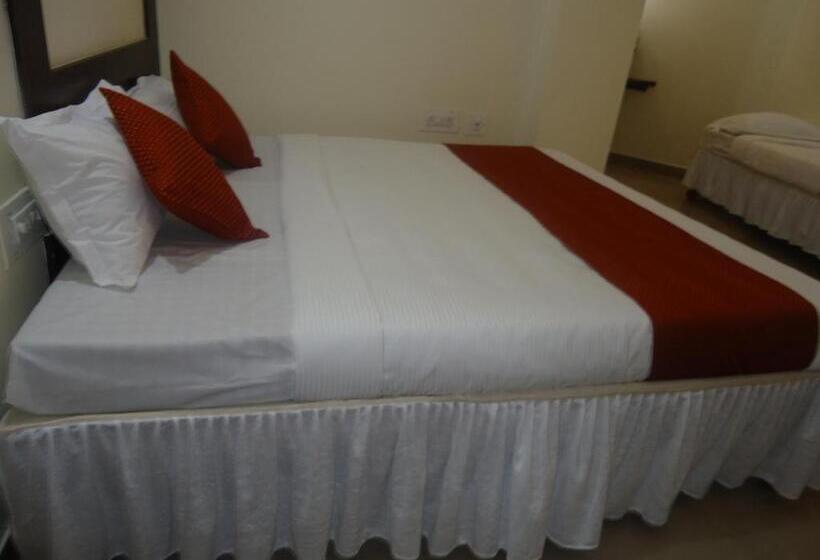 Deluxe Suite, Staymaker Srk Paradise