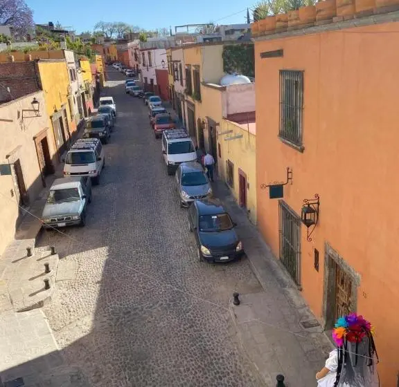 اتاق استاندارد چهارنفره با بالکن, Del Sol