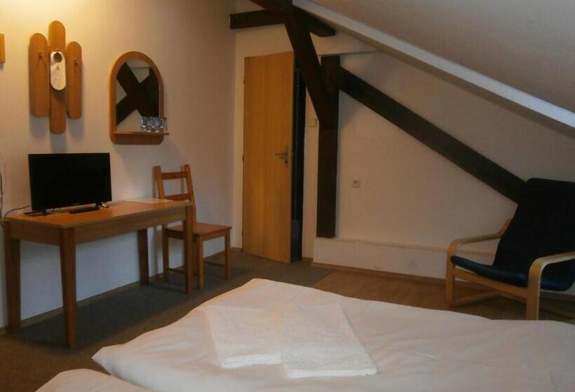 חדר בסיסי, Džbán