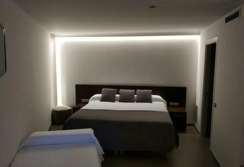 Quarto Triplo Standart, Olot Centre