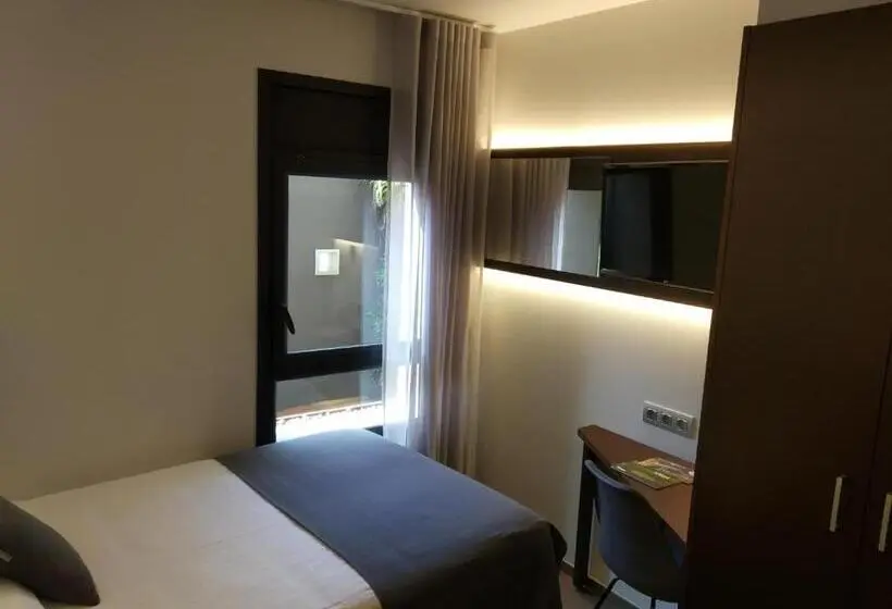 Quarto standart individual, Olot Centre