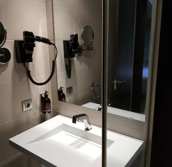 Quarto standart individual, Olot Centre