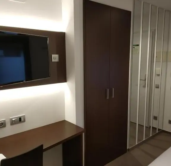 Quarto Triplo Standart, Olot Centre