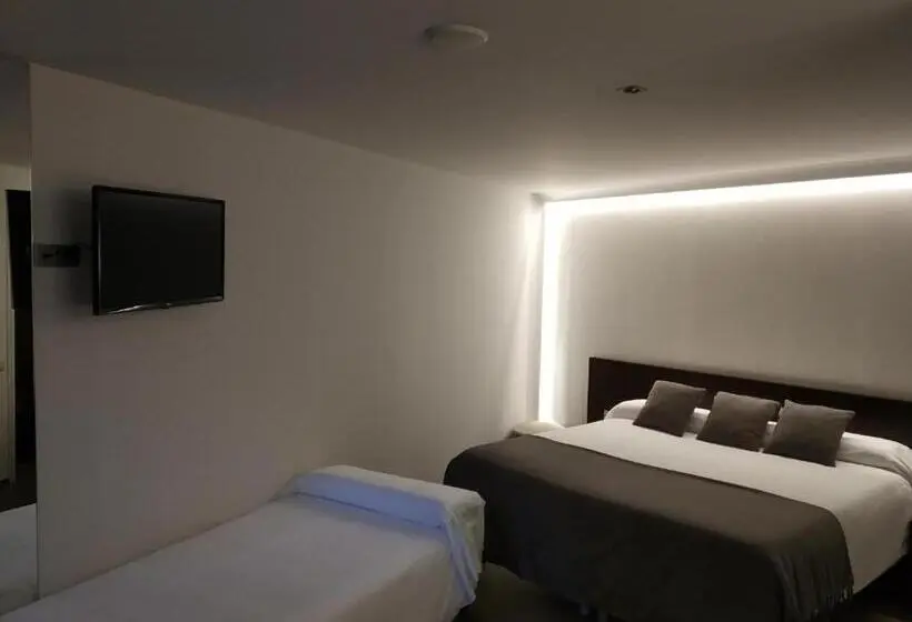 Quarto Triplo Standart, Olot Centre