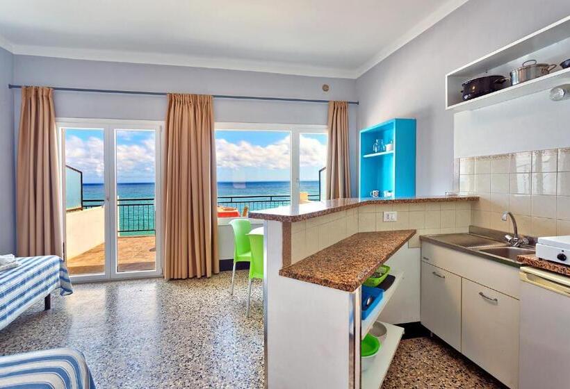 شقة غرفة واحدة مزودة بتراس, Blue Beach