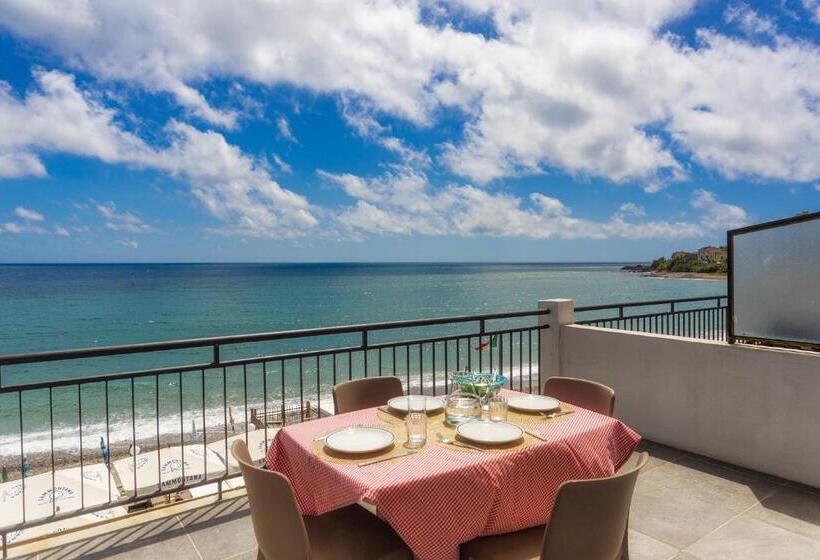 דירת חדר עם טרסה, Blue Beach