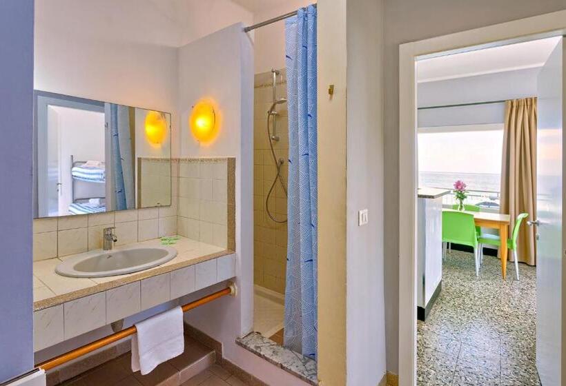 דירת 2 חדרים עם טרסה, Blue Beach