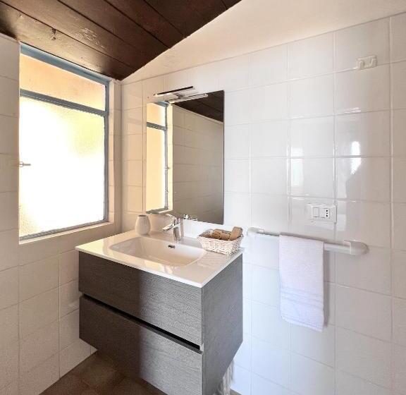 Бунгало Стандарт, Aeneas' Landing Resort