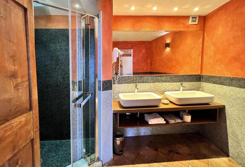 Трехместный Номер Superior, Aeneas' Landing Resort