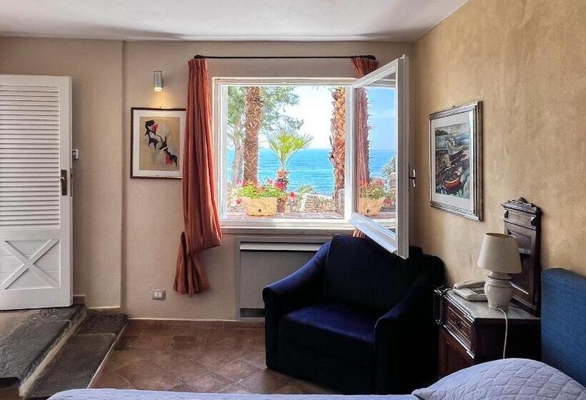 Трехместный Номер Superior, Aeneas' Landing Resort