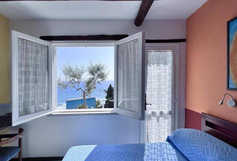 Номер Стандарт, Aeneas' Landing Resort