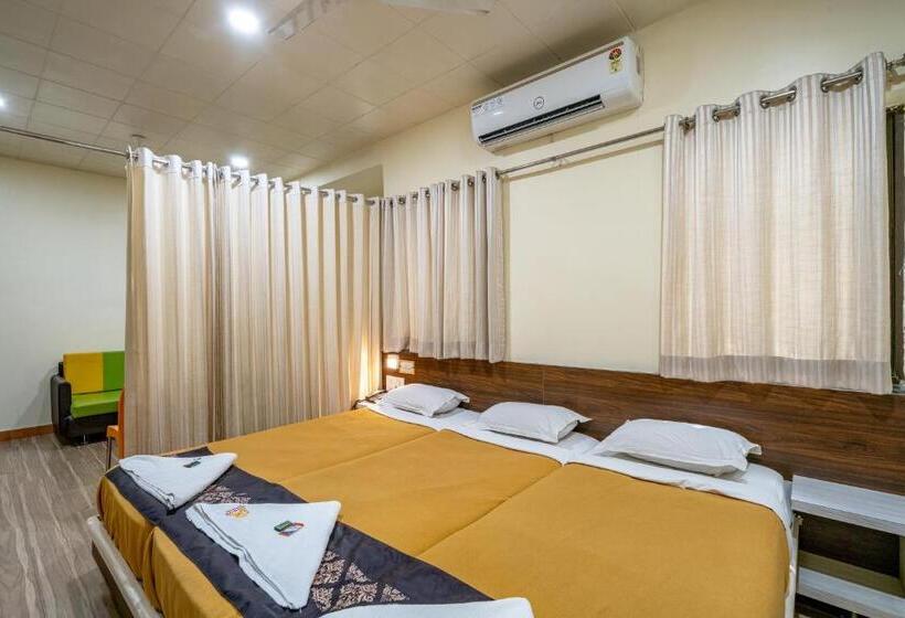 Executive Triple, Darshan Executive