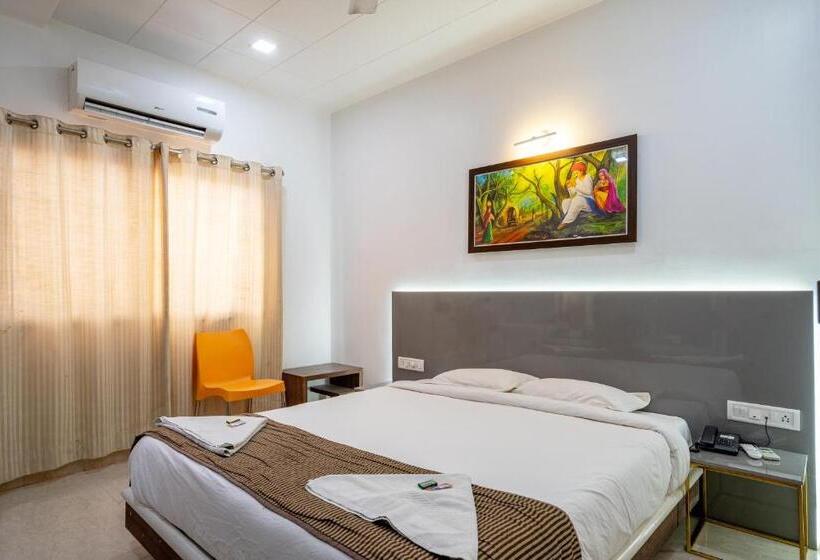 Family Suite, Darshan Executive