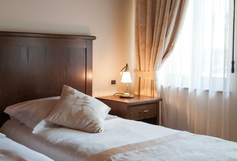 身障者適用スタンダードルーム, & Restaurant Pahor