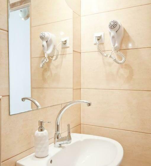 スタンダードルーム, Borbarátok Háza