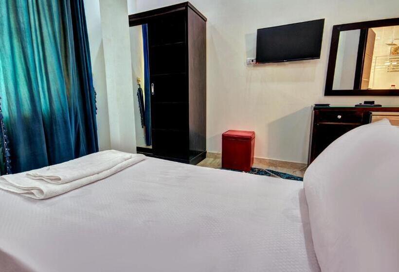 اتاق لوکس, Tut Pyramids View