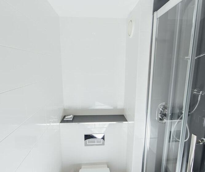 غرفة قياسية, Holiday Inn Express, Chester Racecourse, An Ihg