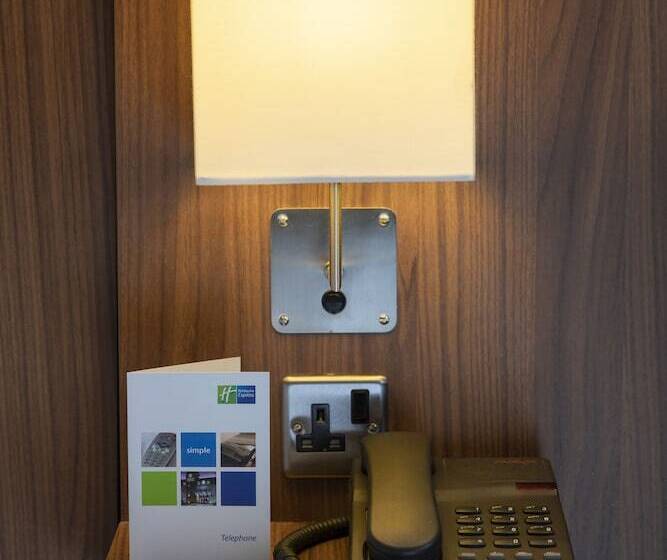 غرفة قياسية, Holiday Inn Express, Chester Racecourse, An Ihg