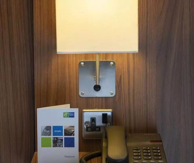 スタンダードルーム, Holiday Inn Express, Chester Racecourse, An Ihg