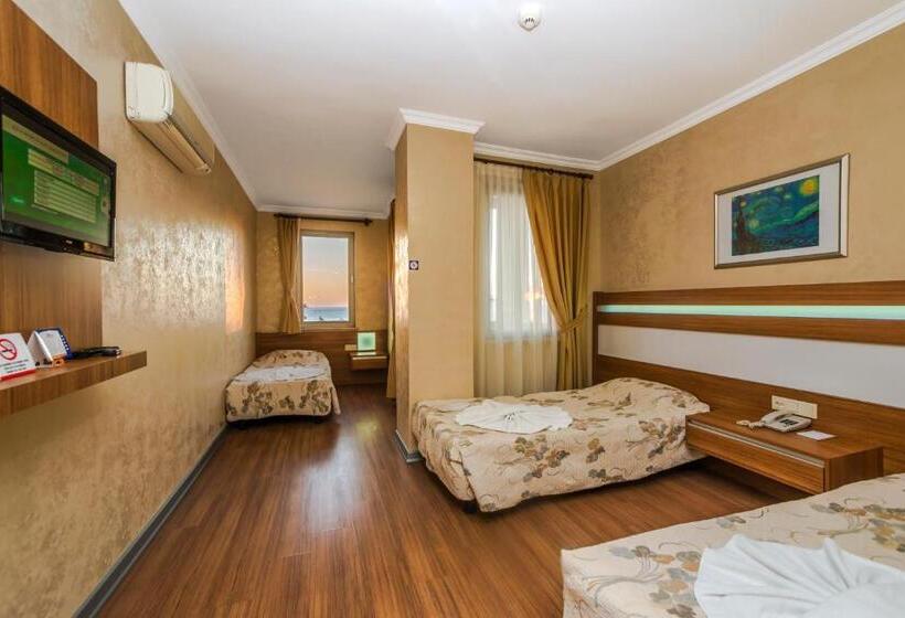 スタンダードトリプルルーム, Santa Marina