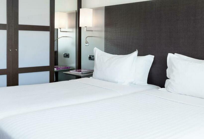 غرفة قياسية, Exe Zizur Pamplona