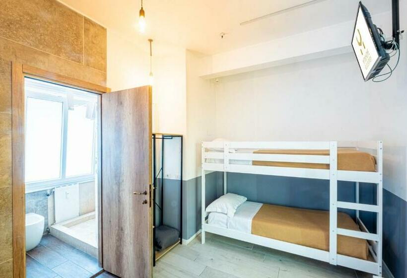 اتاق استاندارد چهارنفره با بالکن, My Tiny Home