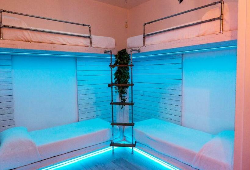 اتاق خانوادگی, My Tiny Home