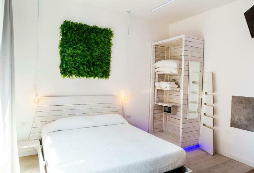 اتاق خانوادگی, My Tiny Home