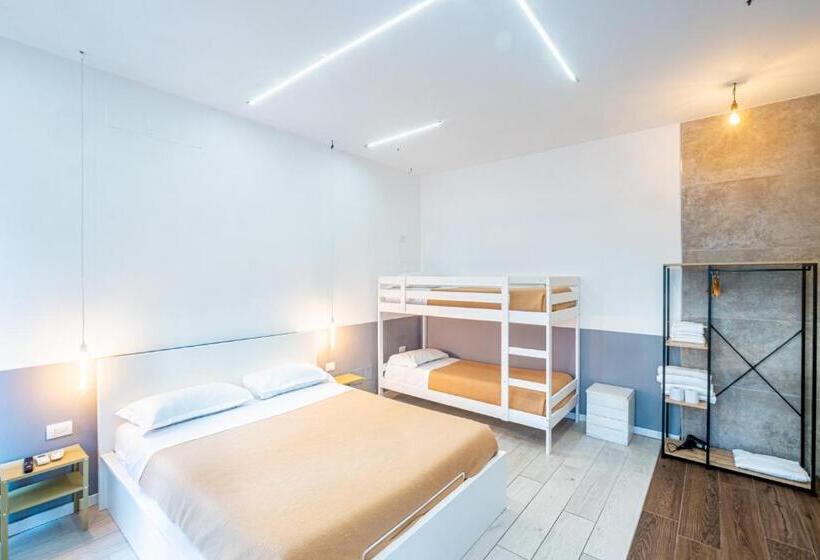 اتاق لوکس چهار تخته, My Tiny Home