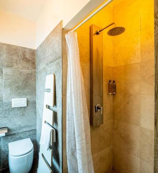 اتاق لوکس سه تخته, My Tiny Home