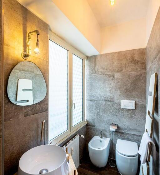 اتاق لوکس سه تخته, My Tiny Home