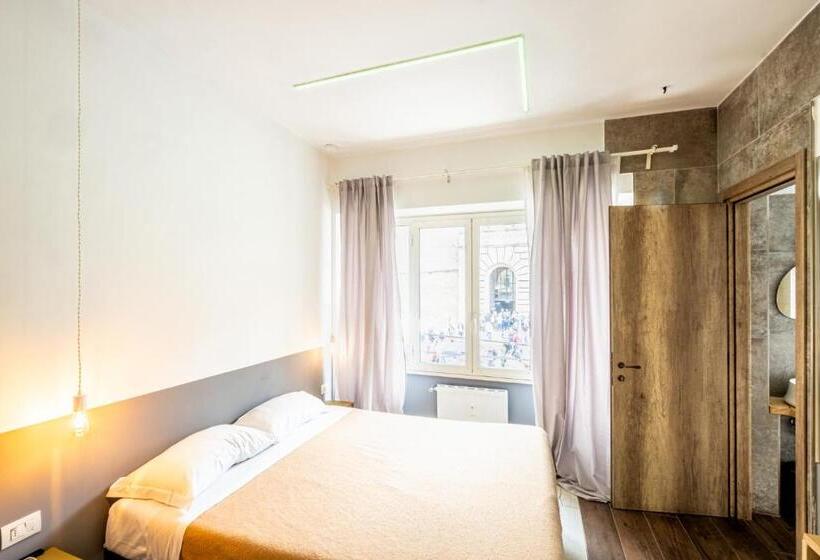 اتاق لوکس سه تخته, My Tiny Home