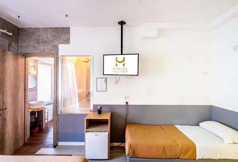 اتاق لوکس سه تخته, My Tiny Home