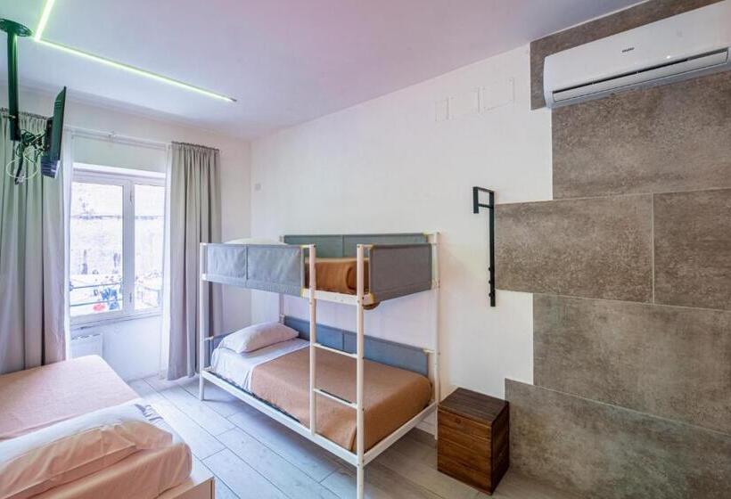 اتاق سوپریور خانوادگی, My Tiny Home