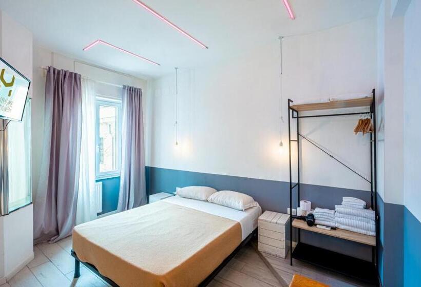 اتاق لوکس خانوادگی, My Tiny Home