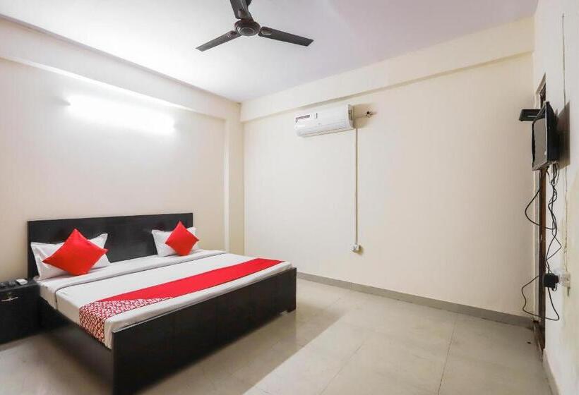 Basic-huone, O Royal Residency