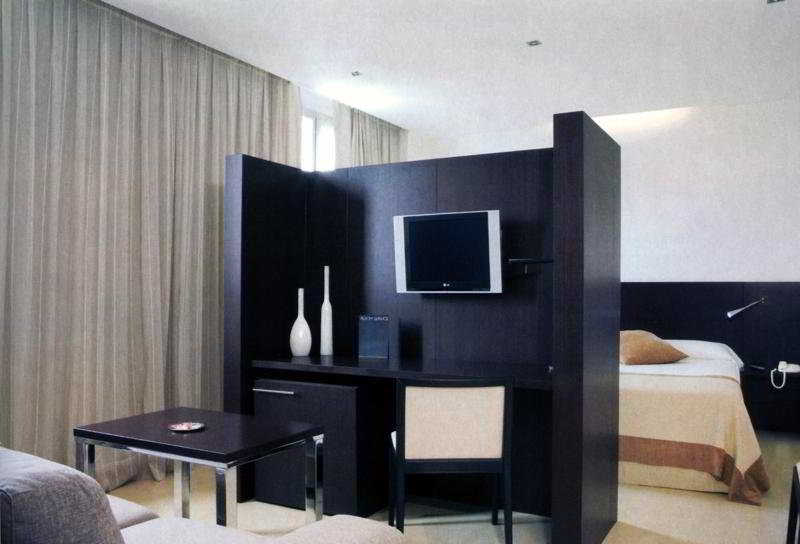 סוויטת ג'וניור, Areca