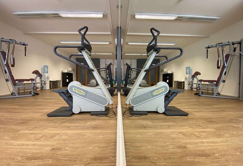 جناح جونيور, Best Western Hotel Adige