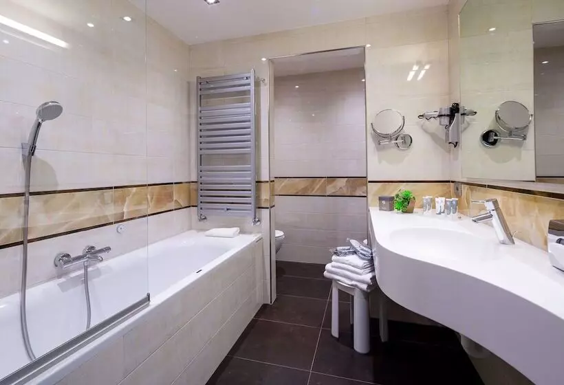 Juniorsviitti, Best Western Hotel Adige